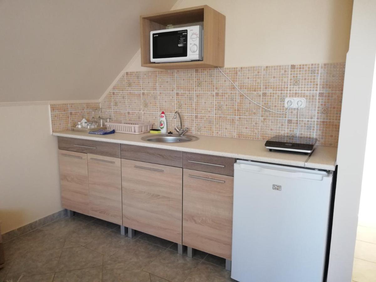 Imola És Andrea Apartmanház Hajdúszoboszló Esterno foto