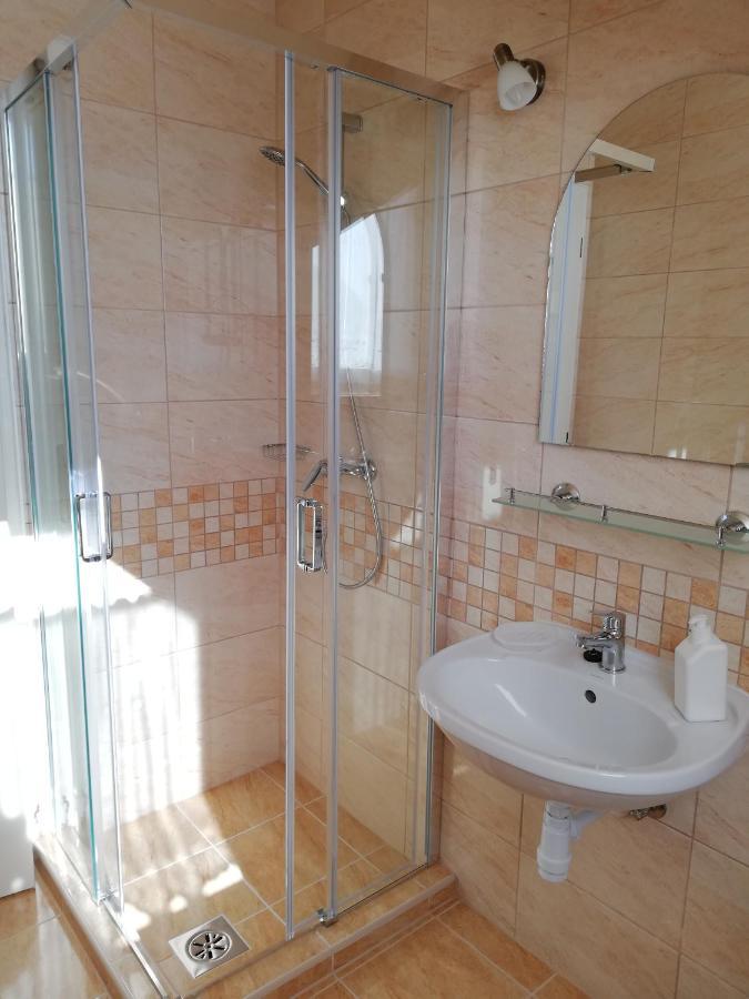 Imola És Andrea Apartmanház Hajdúszoboszló Esterno foto
