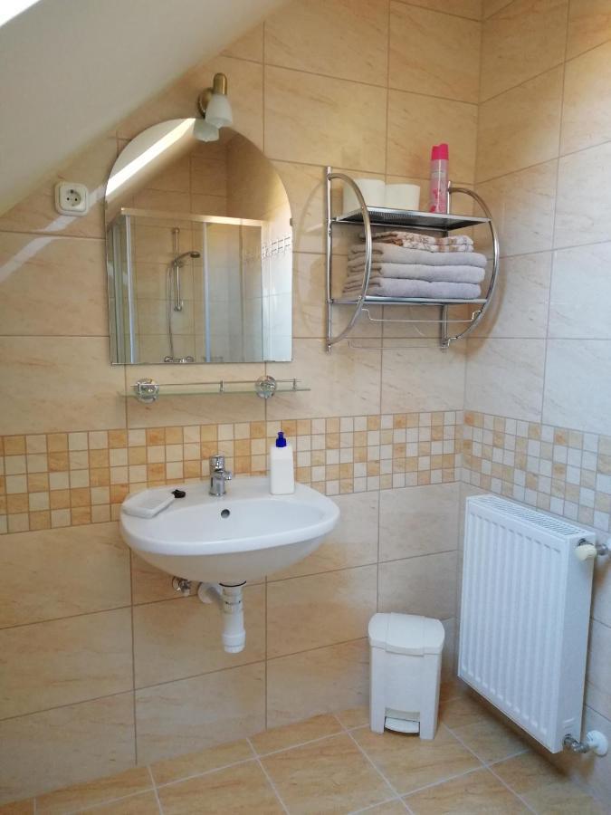 Imola És Andrea Apartmanház Hajdúszoboszló Esterno foto