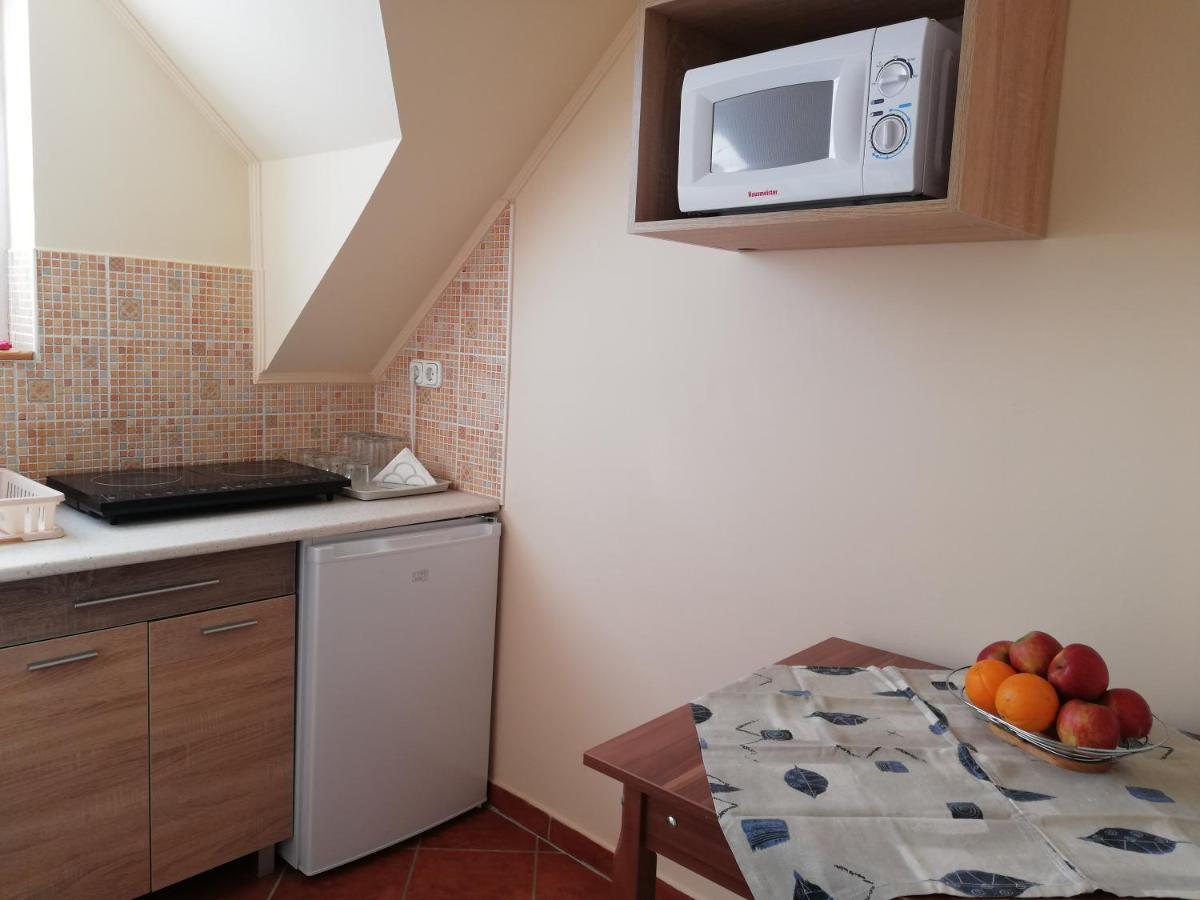 Imola És Andrea Apartmanház Hajdúszoboszló Esterno foto