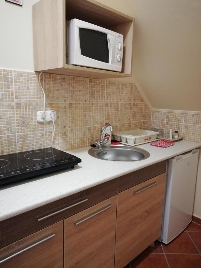 Imola És Andrea Apartmanház Hajdúszoboszló Esterno foto
