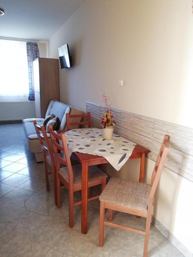 Imola És Andrea Apartmanház Hajdúszoboszló Esterno foto