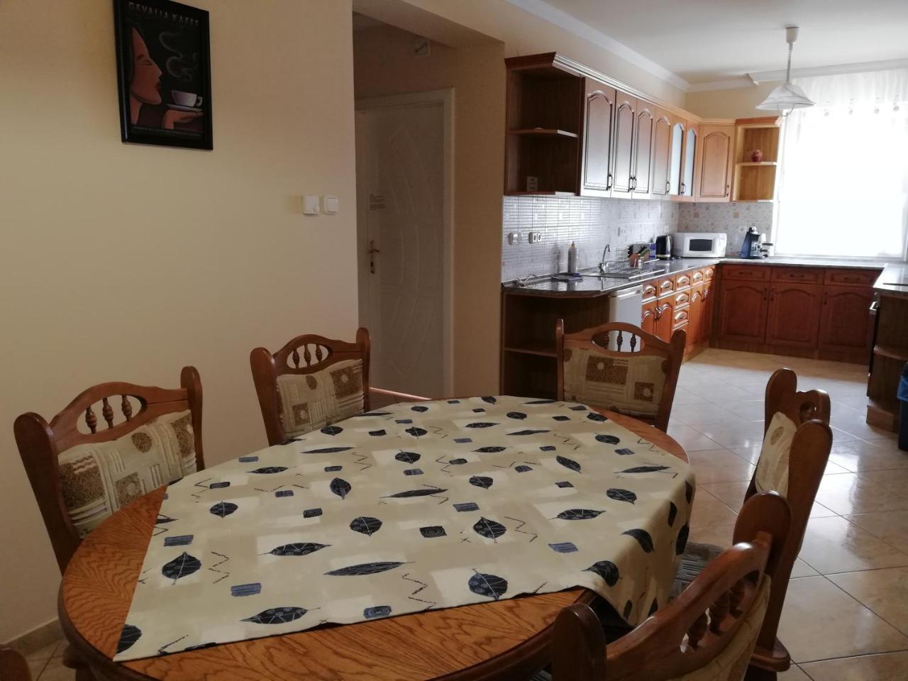 Imola És Andrea Apartmanház Hajdúszoboszló Esterno foto